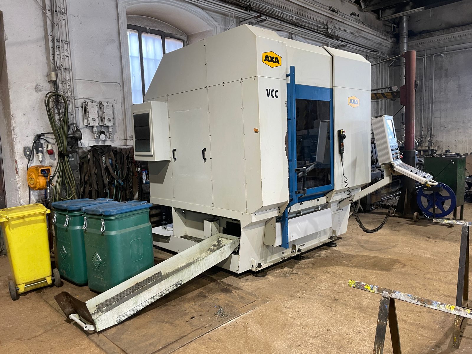 Used AXA VCC 1000 I Vertical Machining Center I 2005