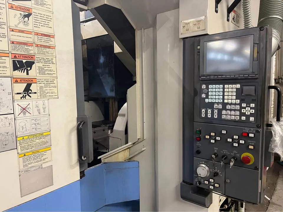 Usado Centro de mecanizado vertical Mazak Variaxis 500-5X I 2003