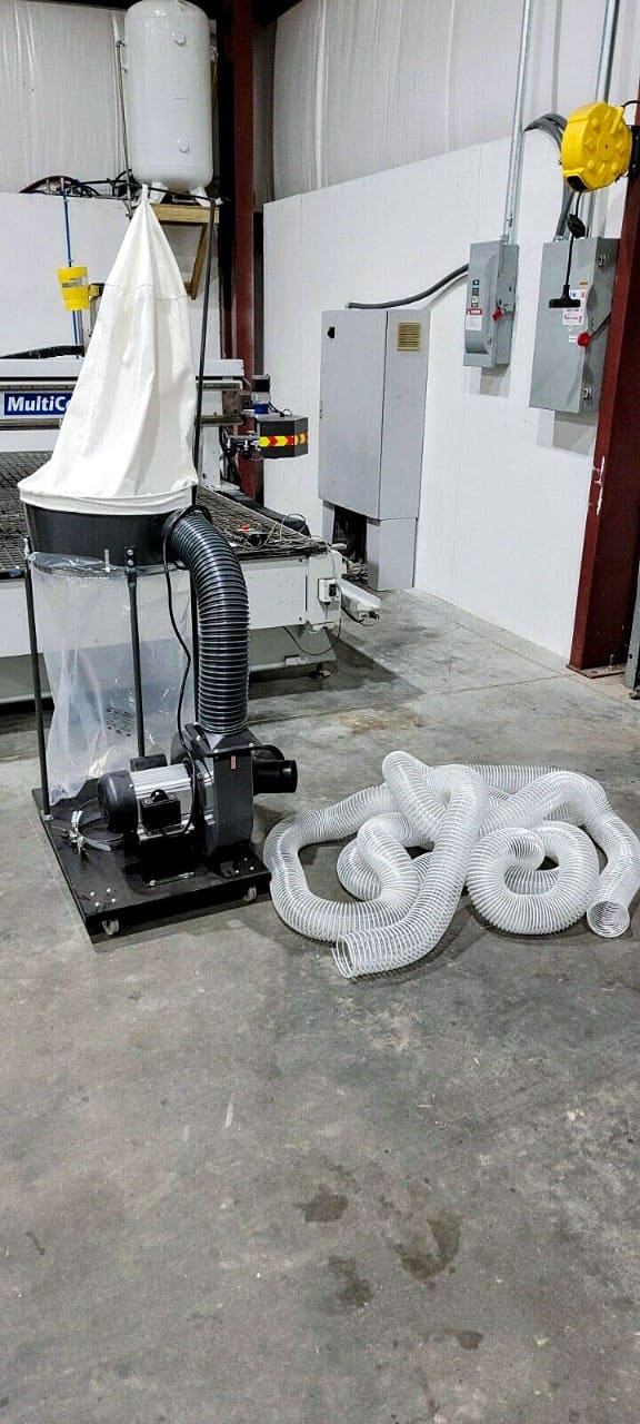 Usado Multicam MG205 - Máquina de Grabado CNC - 2009