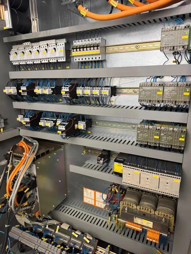 Gebruikt Deckel Maho DMU 80P I Verticaal bewerkingscentrum I 1998