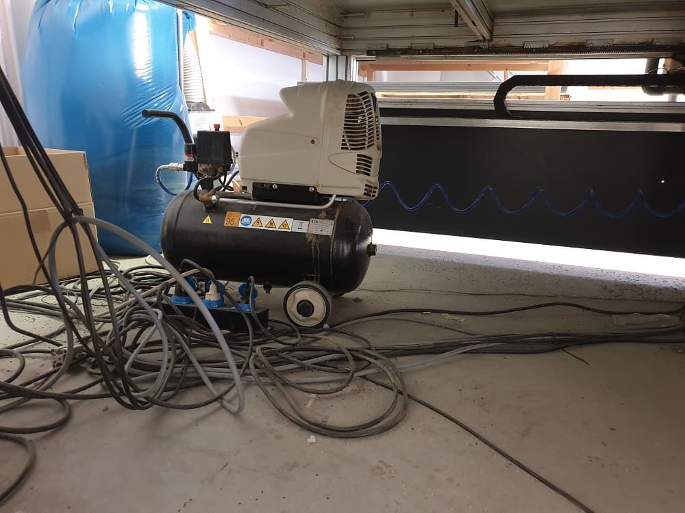 Usado Cosign Graphics Systems - Centros de Mecanizado CNC - 2008