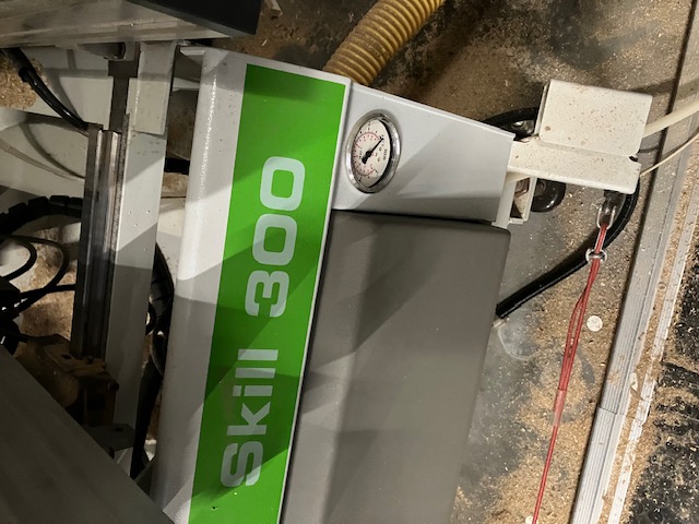 Usado Biesse Skill 300 CTS I Centro de mecanizado CNC I 2011