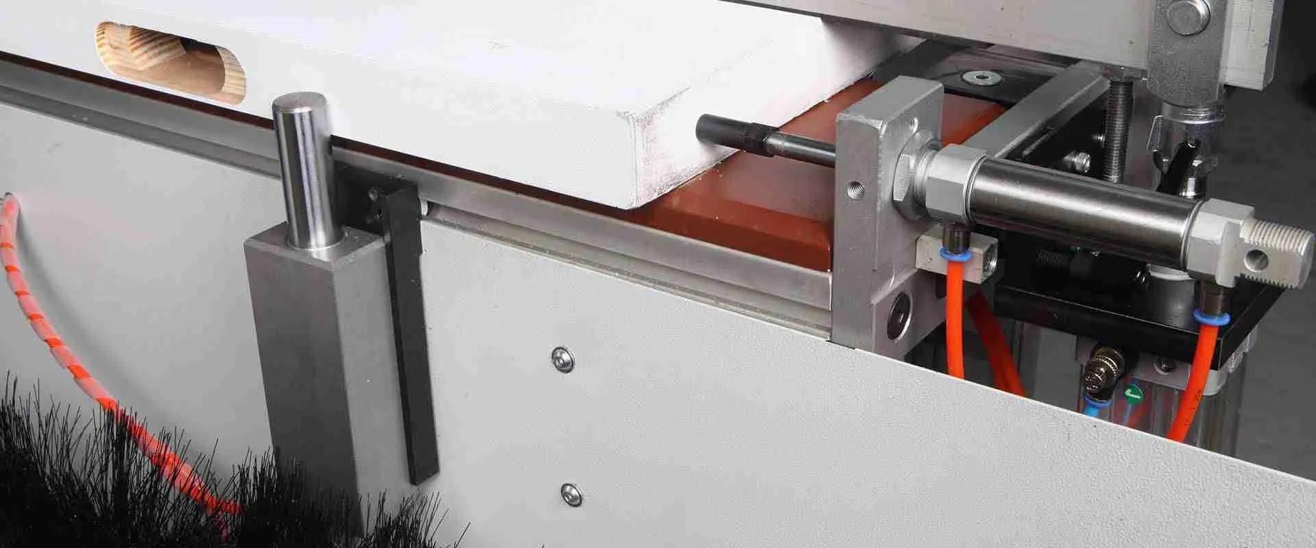 Ozgenc Makina WD 200 CNC I CNC Deursleuf Hinge Slot Opening Router Machine