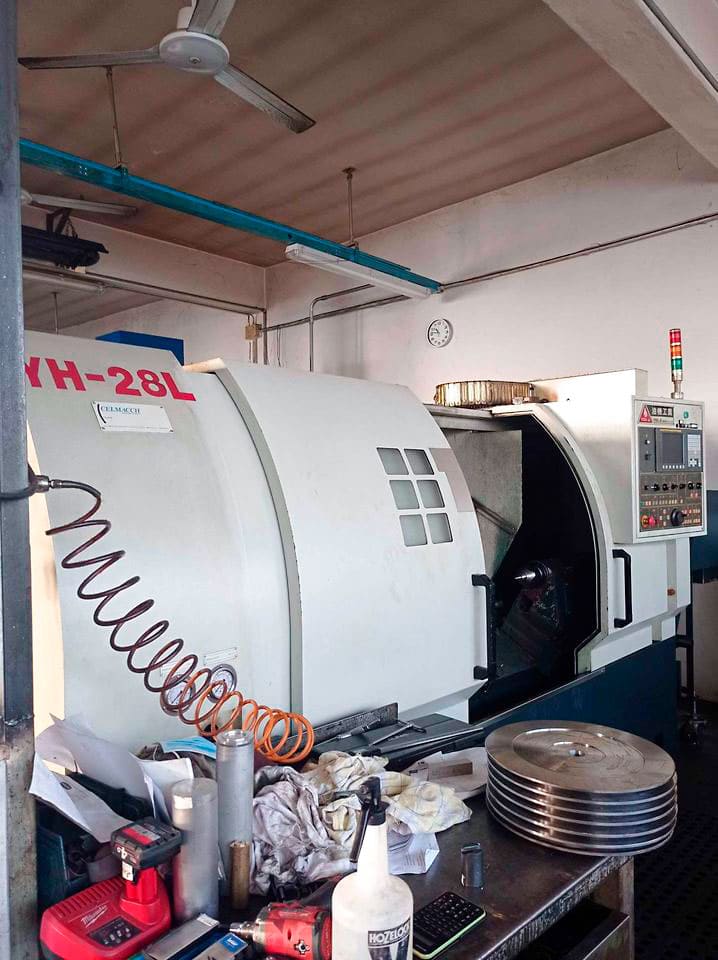 Gebruikt YOU JI YH - 28L - CNC Draaibank - 2008