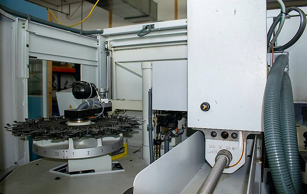 Gebruikt Mikron UM 600 - Verticaal bewerkingscentrum - 1998