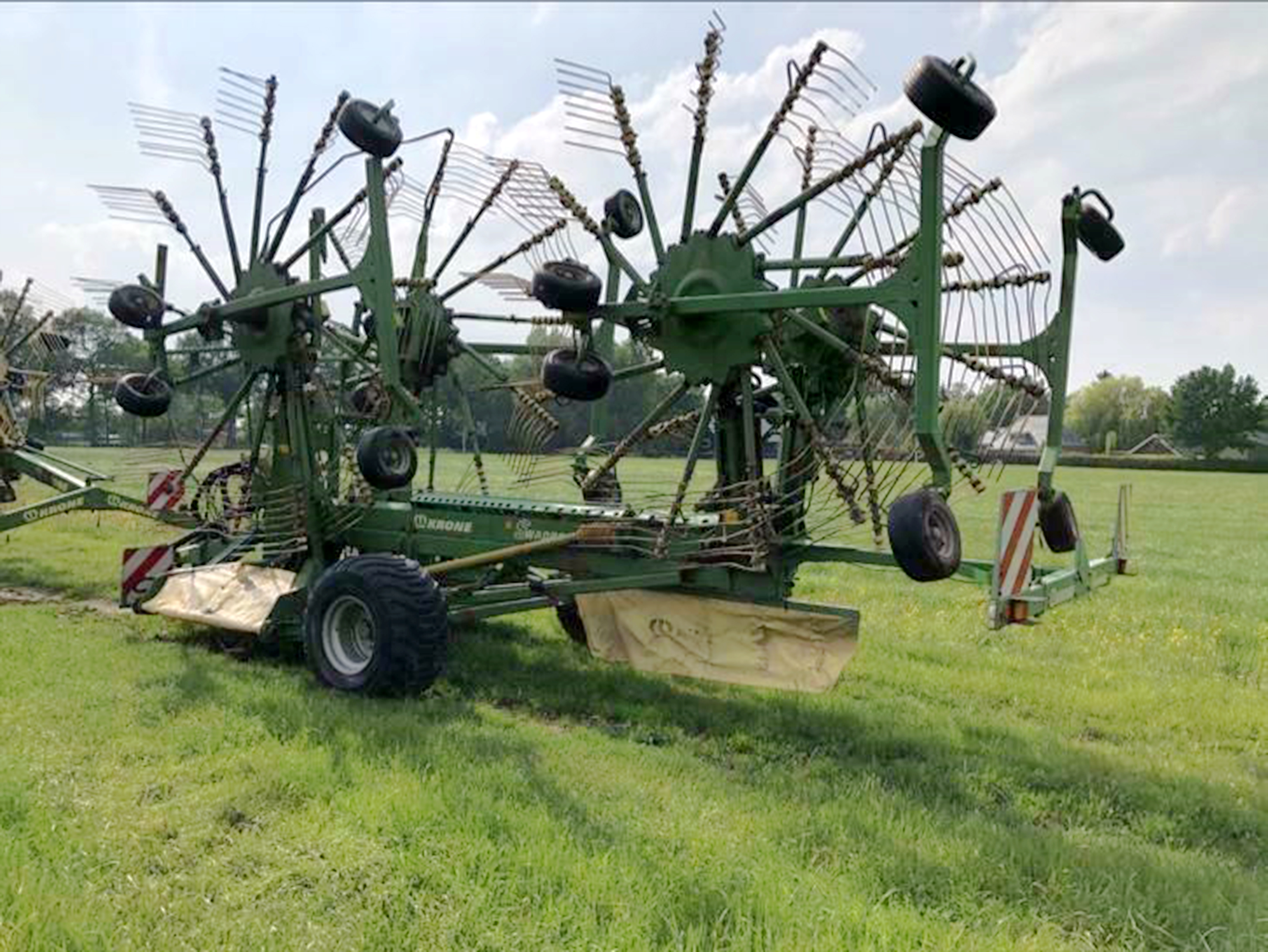 Gebruikt KRONE SWADRO 1250 4 - 2005