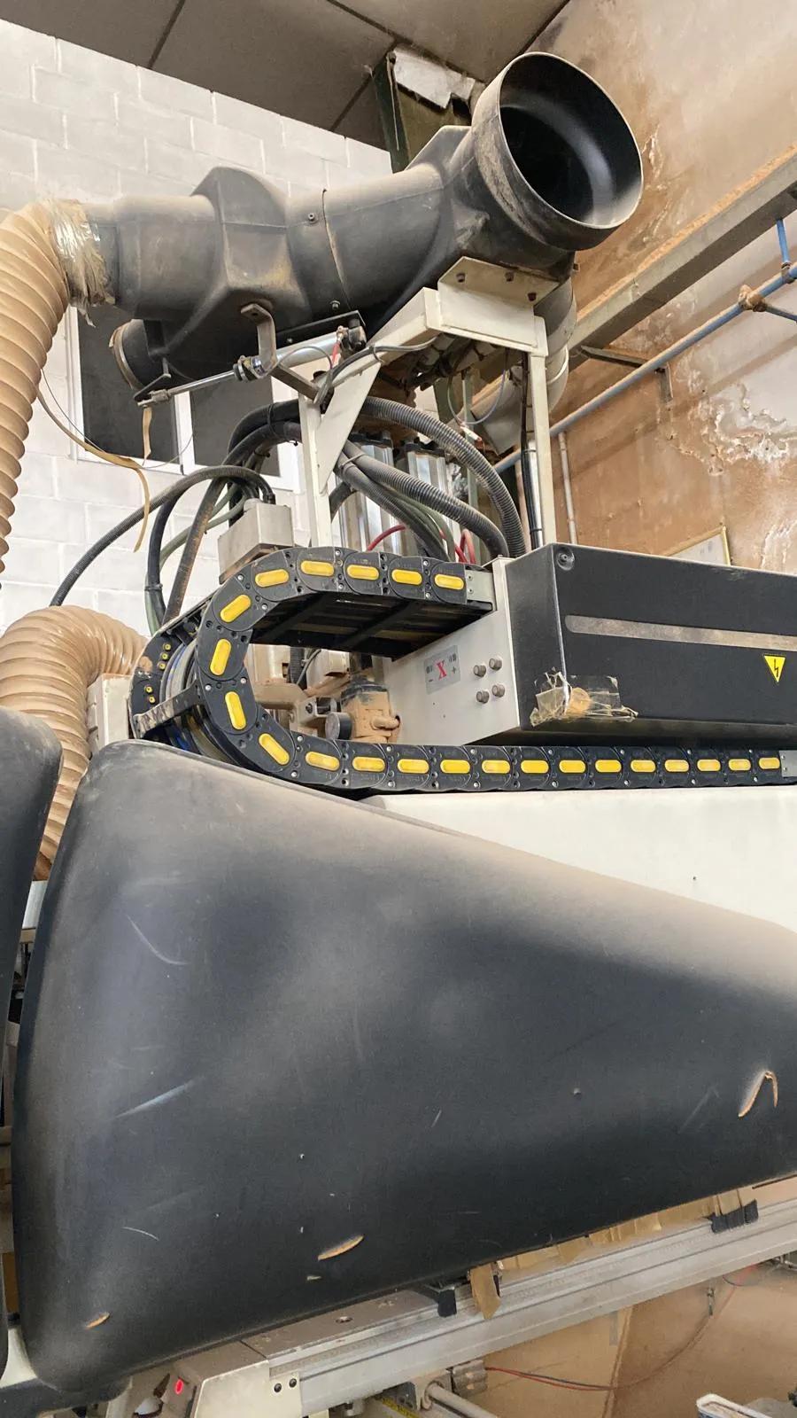 Usado Centro de mecanizado CNC Morbidelli Author 600 KXL I 2001