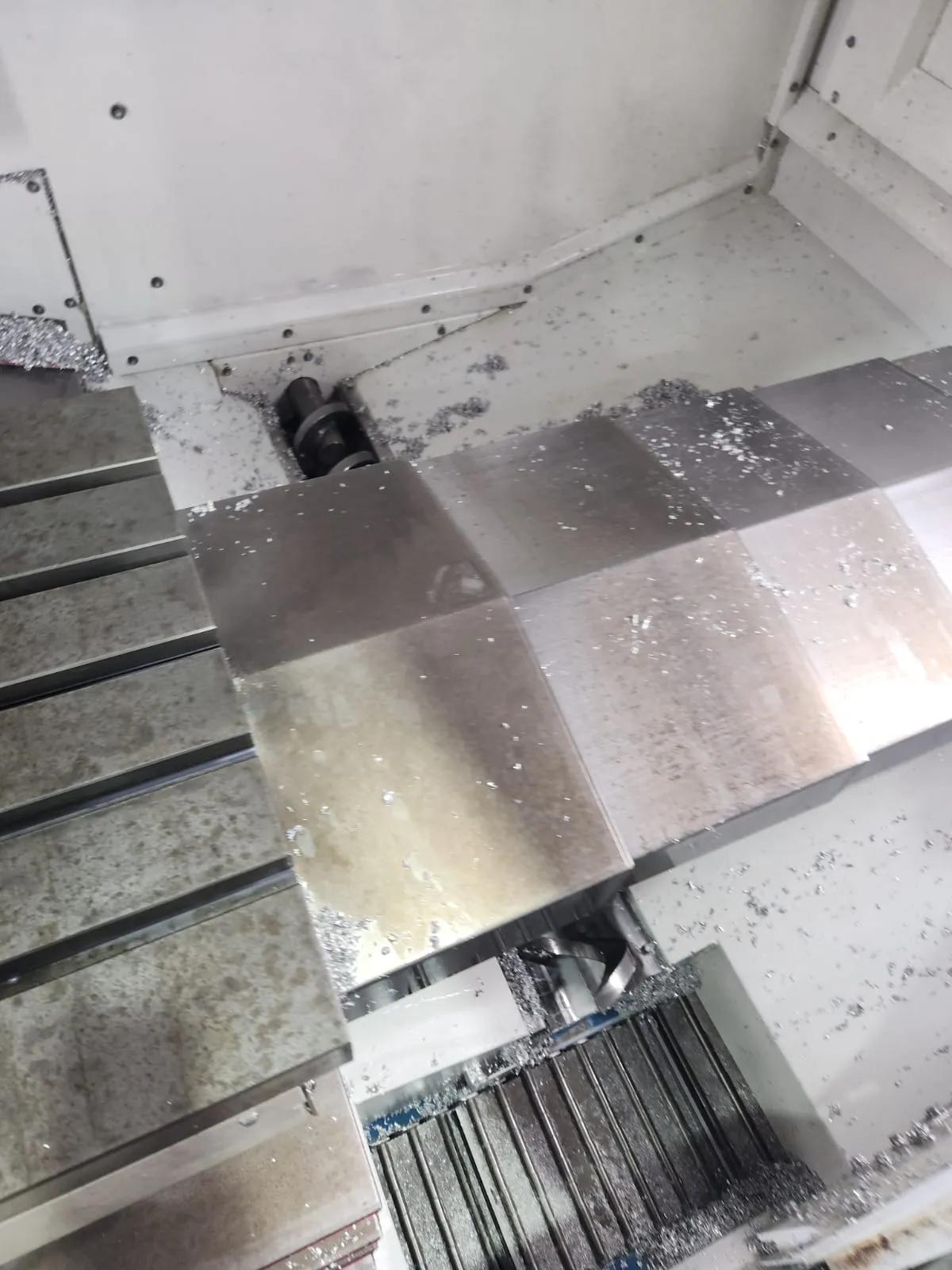 Gebruikt Romi D 1250 C16 I Verticale Bewerking Center