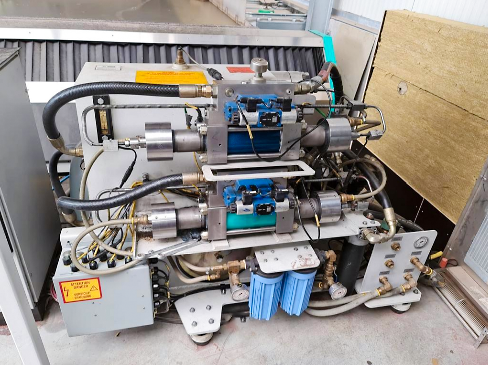 Used Flow WMC2 3040 - Waterjet Cutting - 2005