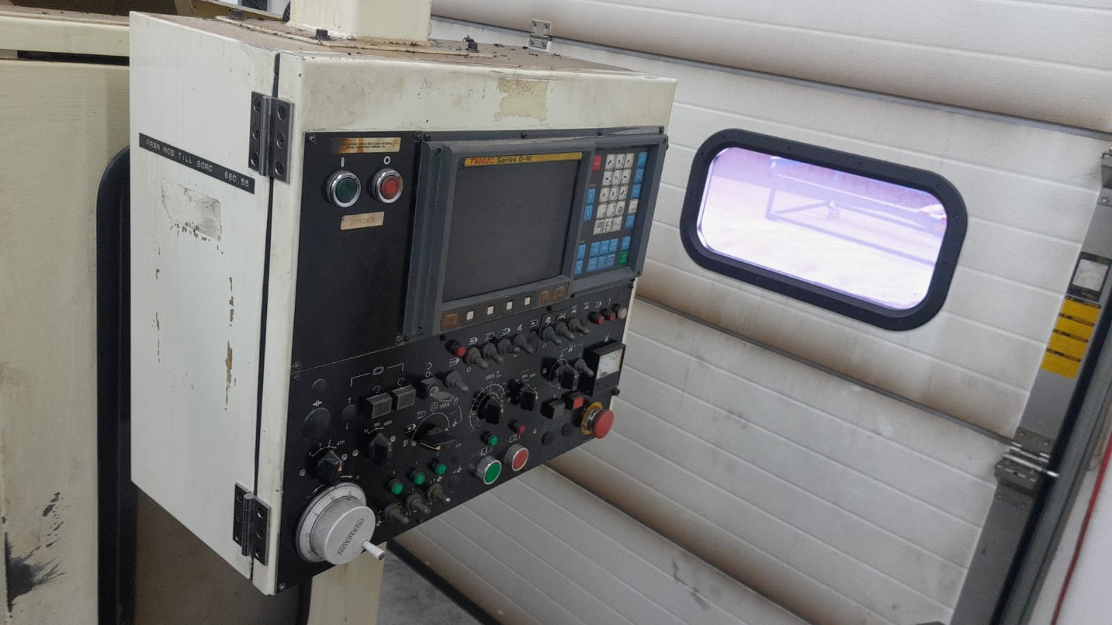 Used Takisawa MAC-V1E I Vertical Machining Center