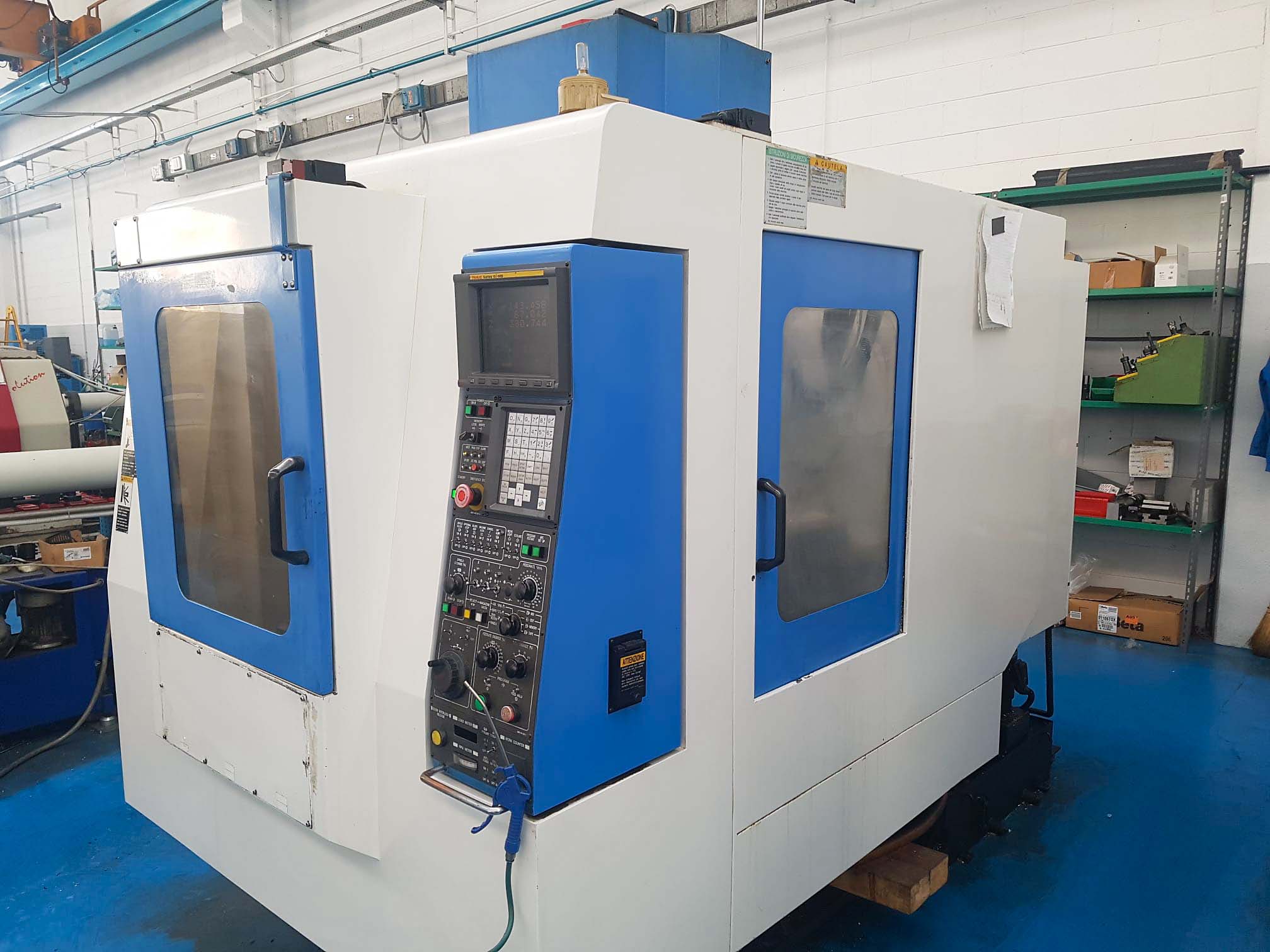 Gebruikt KIA Center V25 - Verticaal bewerkingscentrum - 2005