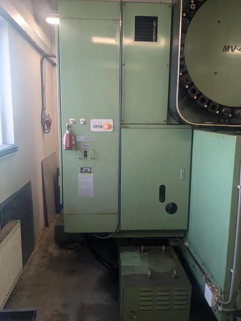 Usado Centro de mecanizado vertical Mori Seiki MV 45/40 I, 1986