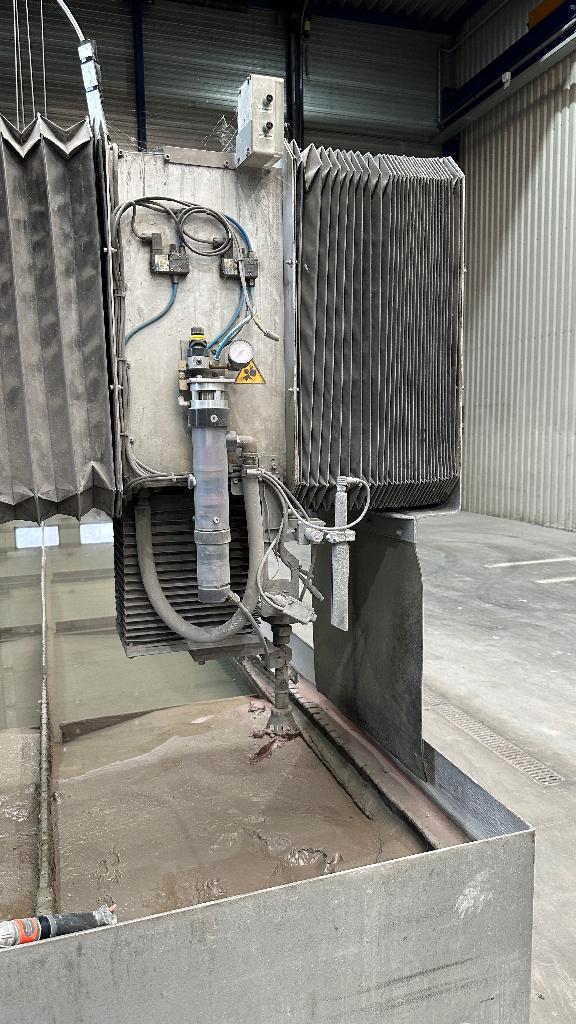 Used Flow Waterjet 714000-1 I Waterjet Cutting I 2010