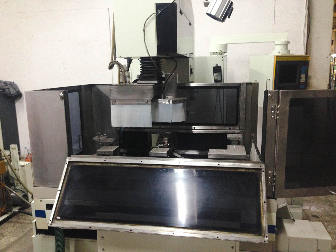 Used Fanuc CUT-W3 - Wire EDM