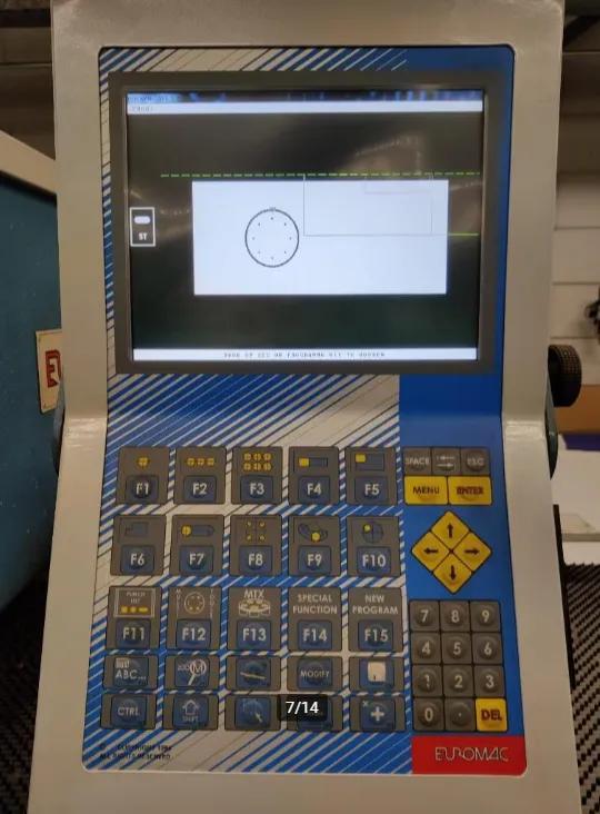 Gebruikt Euromac CX 750/30 I Perforatiemachine