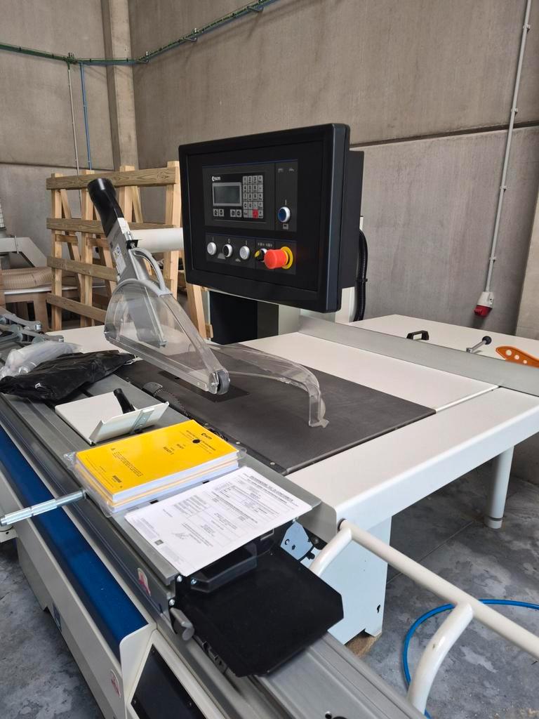 Used SCM Nova 400 EP I Sliding table saw I 2025