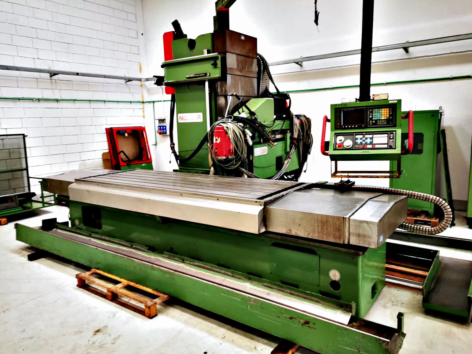 Gebruikt Novar Center 1000 K40 - Freesmachine - 1991