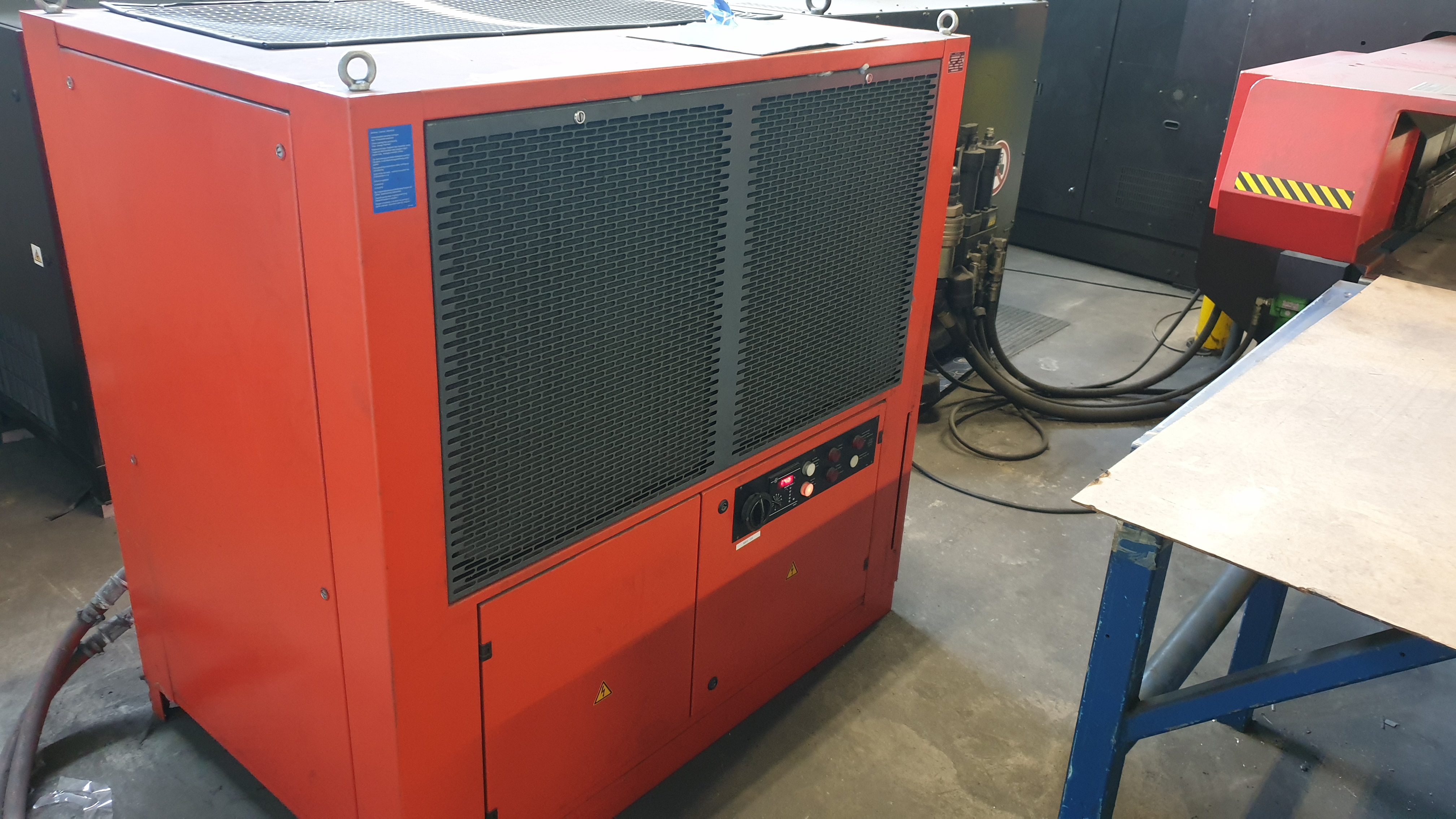 Used Amada Vipros 358 Queen I Punching Machine I 1997