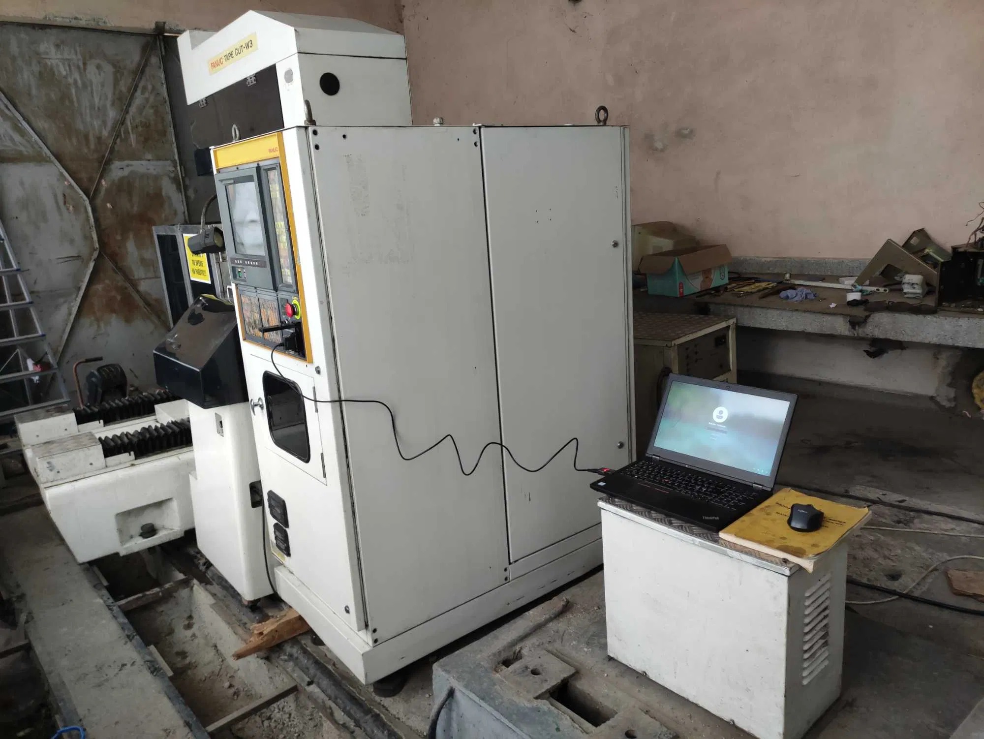 Used Fanuc Tape Cut W3 I Wire EDM Machine I 1990