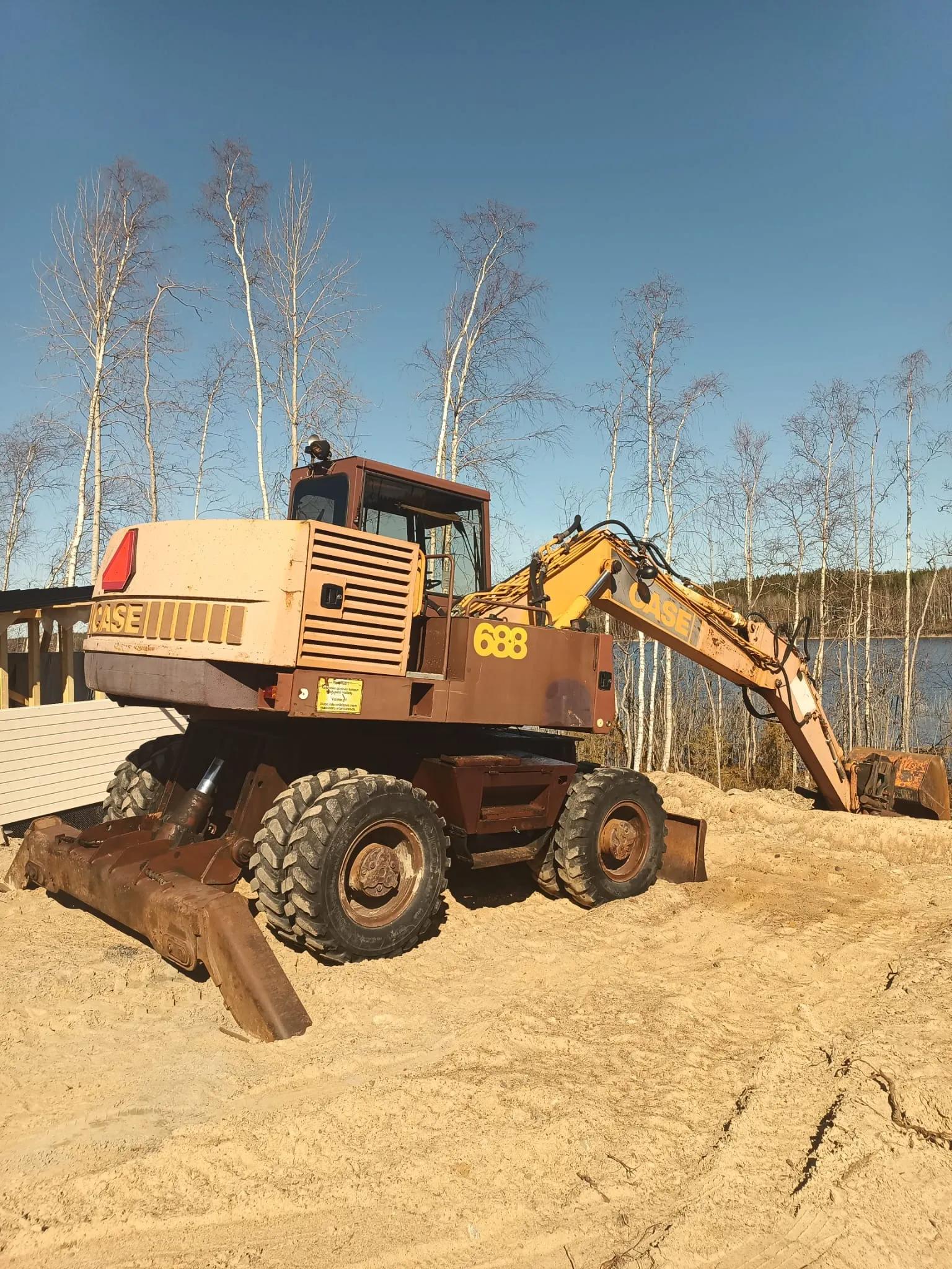 Gebruikt Case 688P I Graafmachine