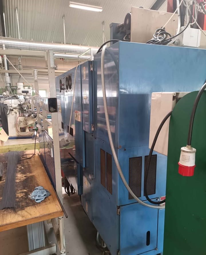 Used Mazak AJV 18/40 I Vertical Machining Center I 1991