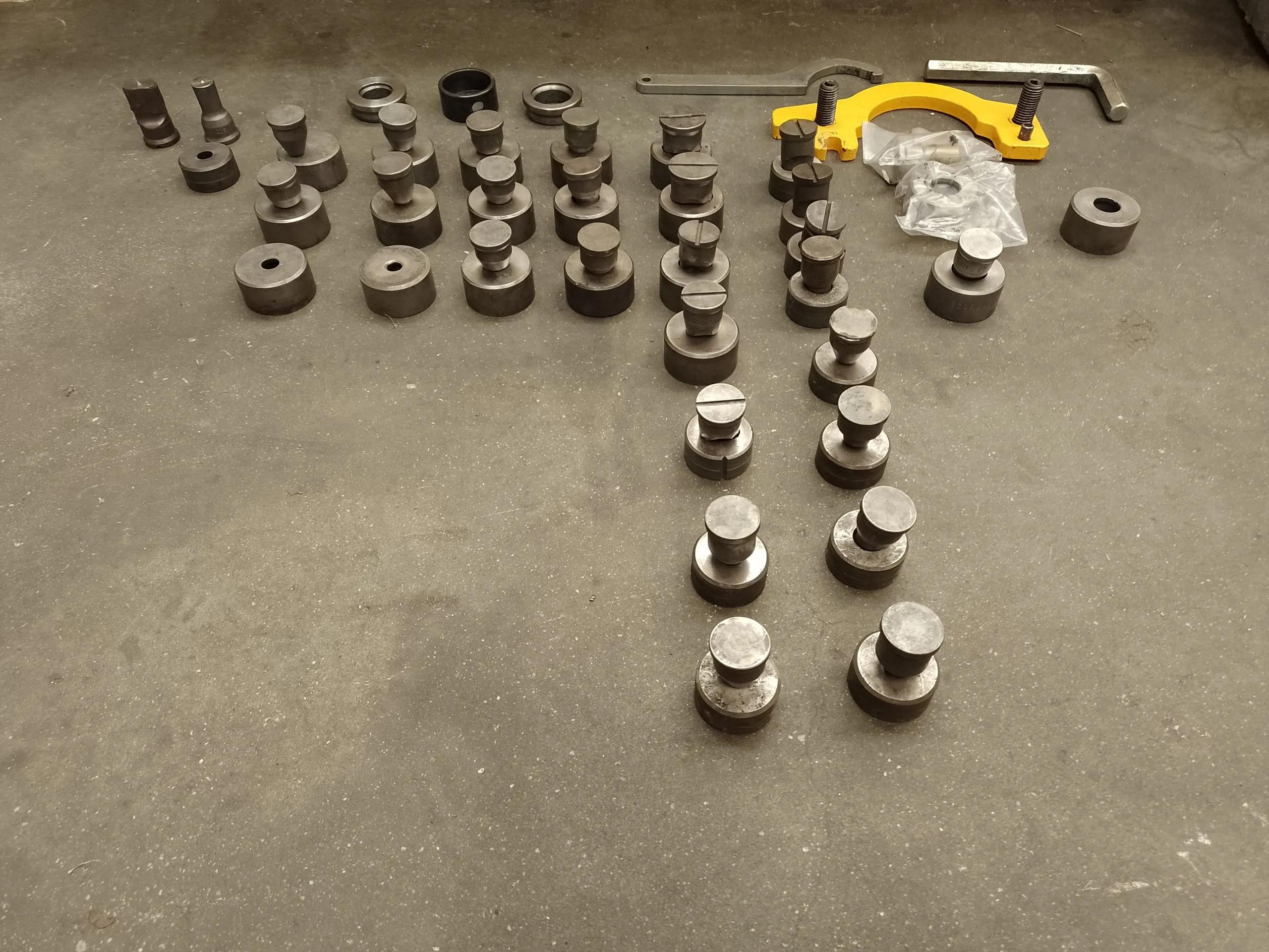 Usado Máquina perforadora Sahinler HKM 85 I 2019