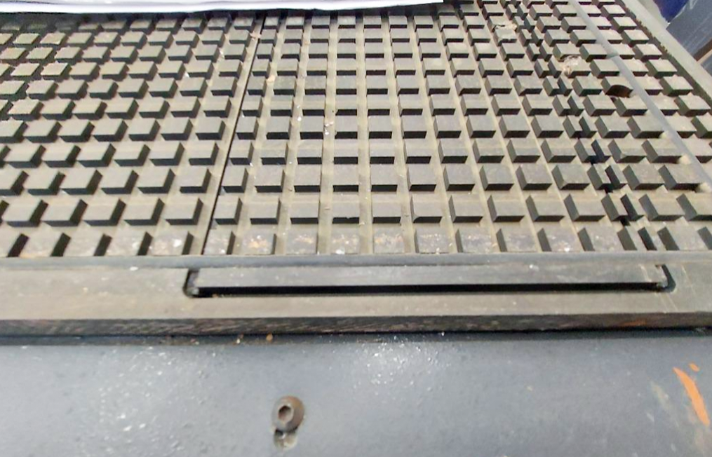 Usado Multicam 5-304-H - Router CNC - 2012