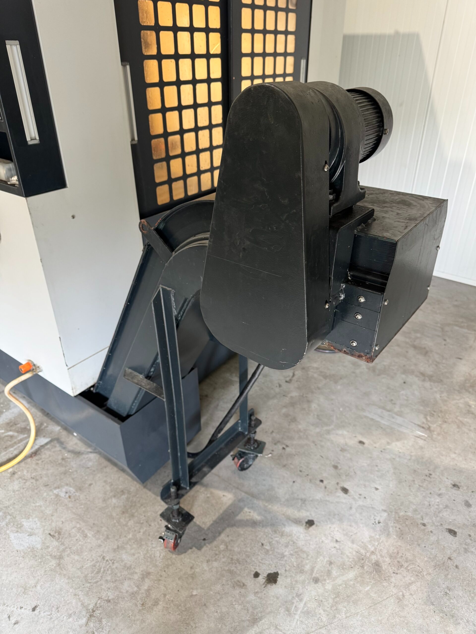 Used FEELER QM-40SA I CNC Milling Machine I 2007