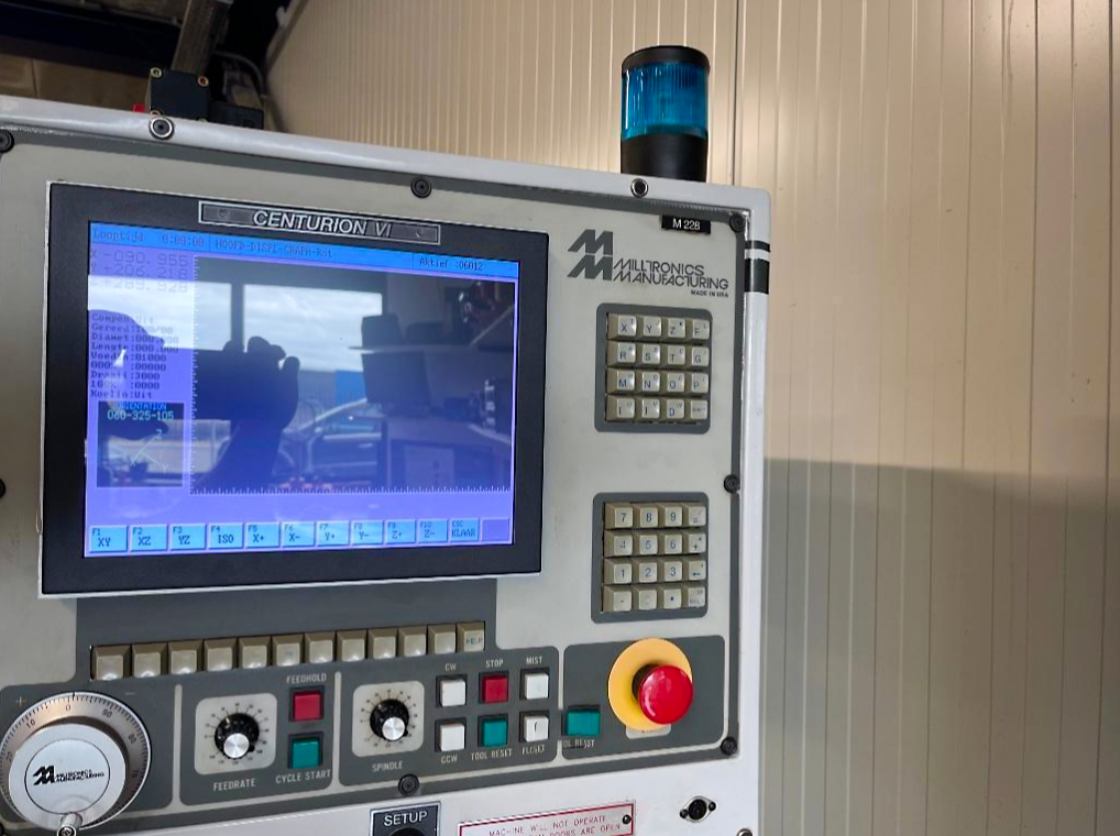 Gebruikt Milltronics VM-16 - Verticaal bewerkingscentrum - 1997