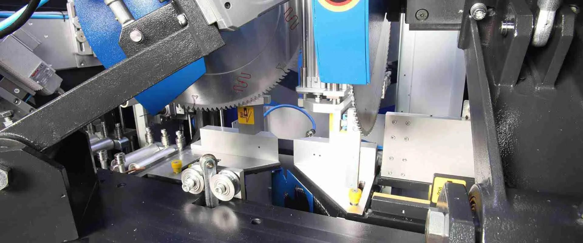 Ozgenc Makina Turbocut 400 I PVC Profiel Bewerking Centrum