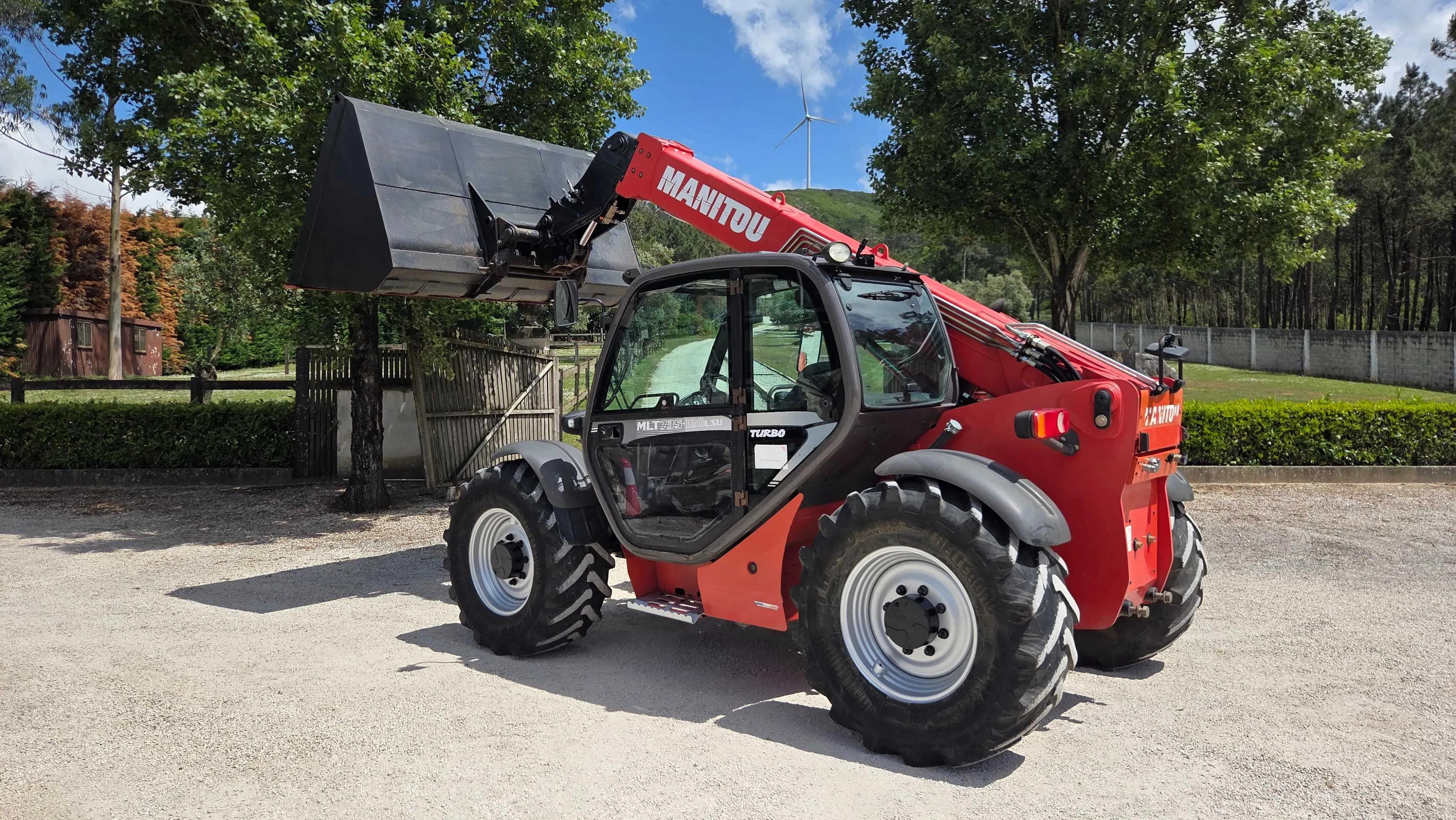 Used Manitou MLT 735-120 LSU I Agricultural Telehandler I 2010