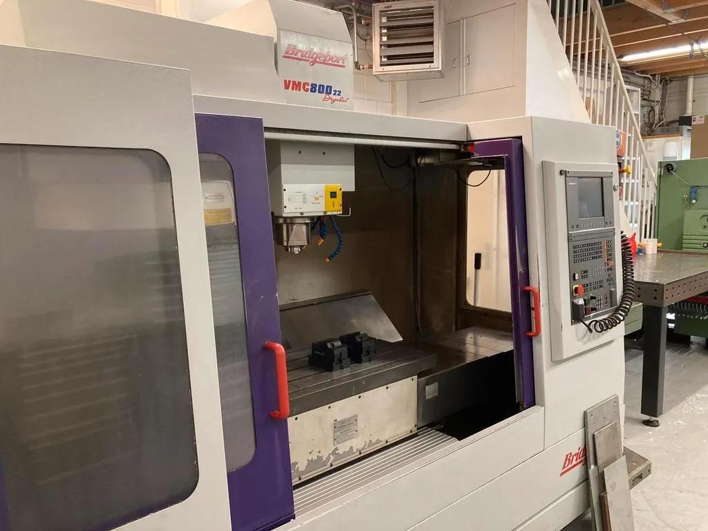 Usado Centro de Mecanizado Vertical Bridgeport VMC 800/22 I