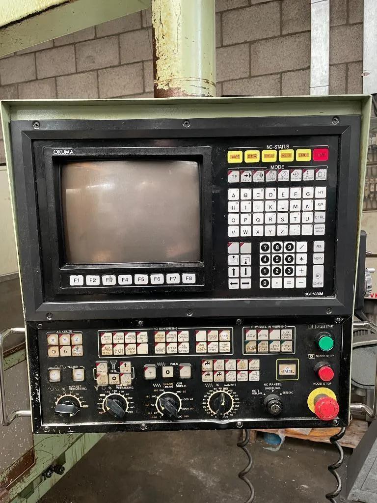 Gebruikt Okuma MC-5VA I Vertical Machining Center