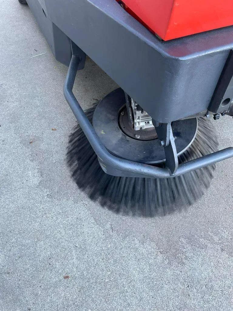 Gebruikt HAKO Jonas 1450 E I Straatveger