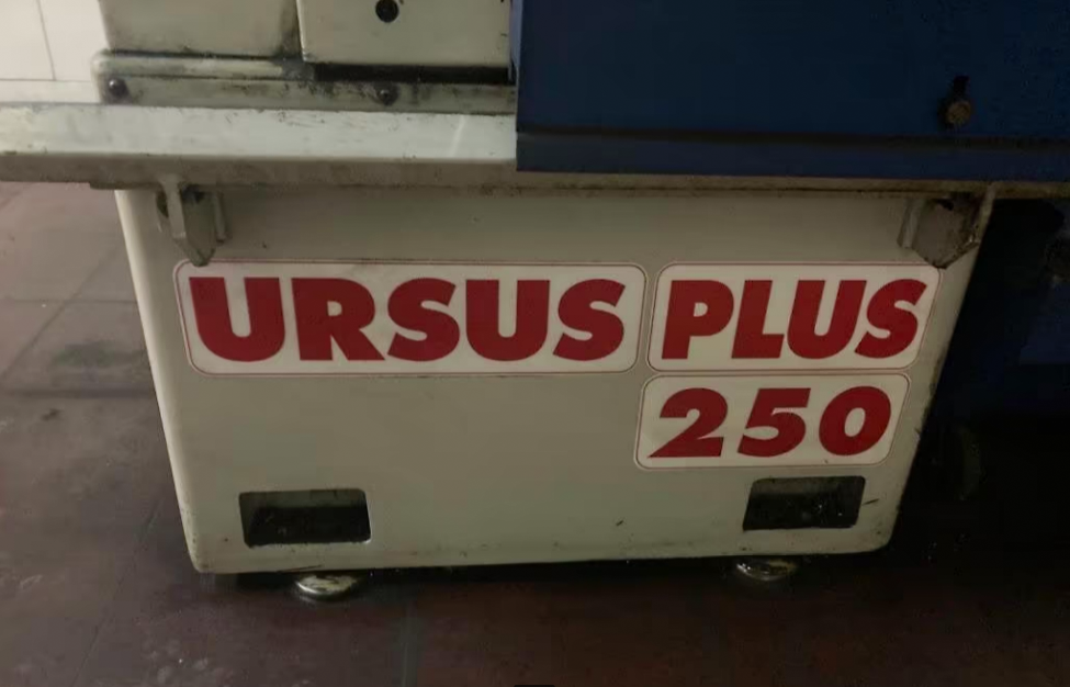 Used CMT Ursus Plus 250 - CNC Lathe - 1996