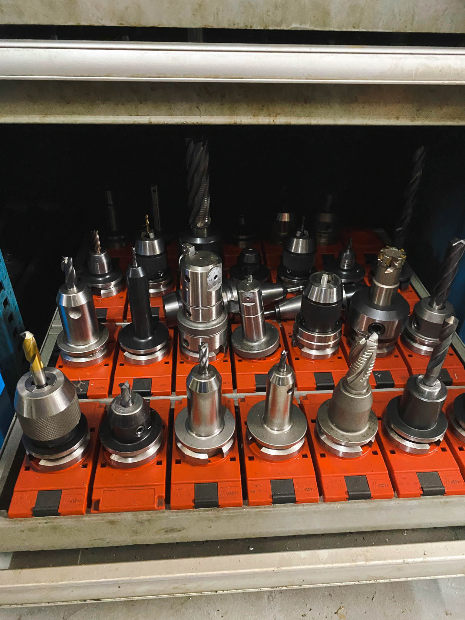 Used Bridgeport VMC 760/22 - Vertical Machining Center - 1995