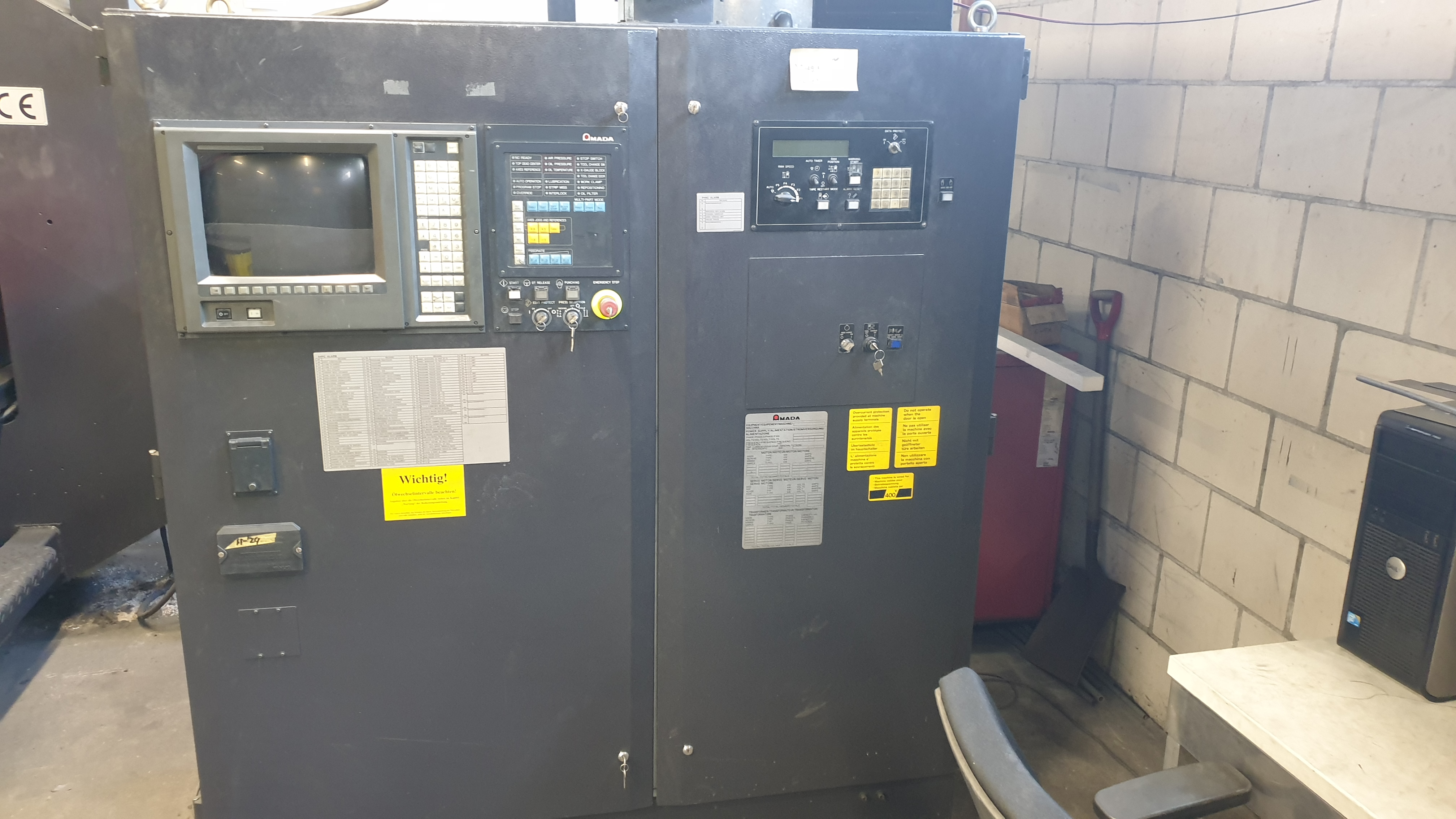 Used Amada Vipros 358 Queen I Punching Machine I 1997