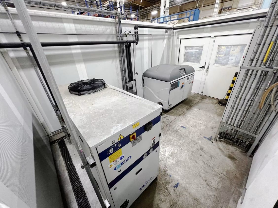 Used Aquarese by Flow 8-Axis I Robotic Waterjet Contouring