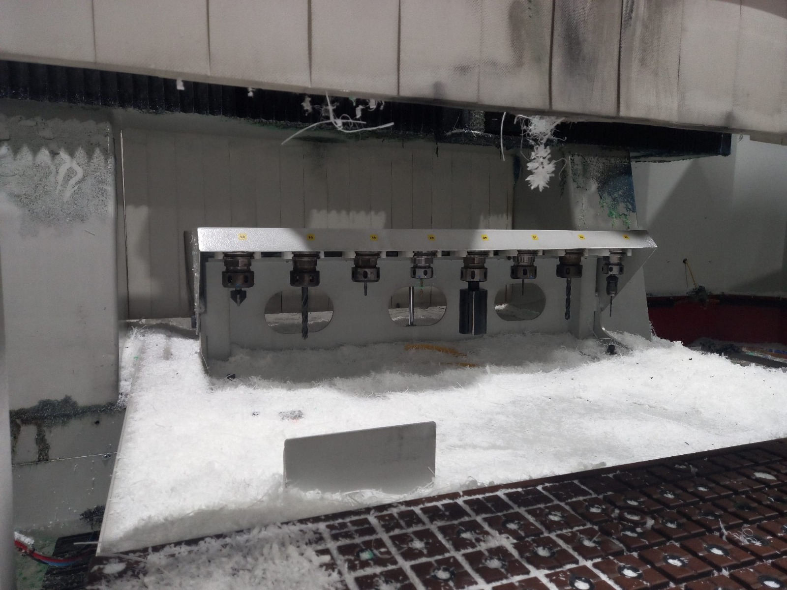 Used Cosmec Conquest 255 5A I CNC Machining Center