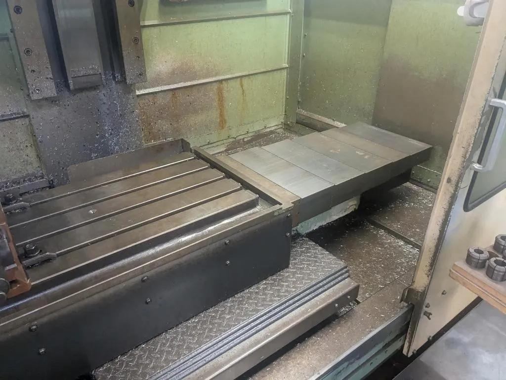 Usado Centro de mecanizado vertical Mori Seiki MV 45/40 I, 1986