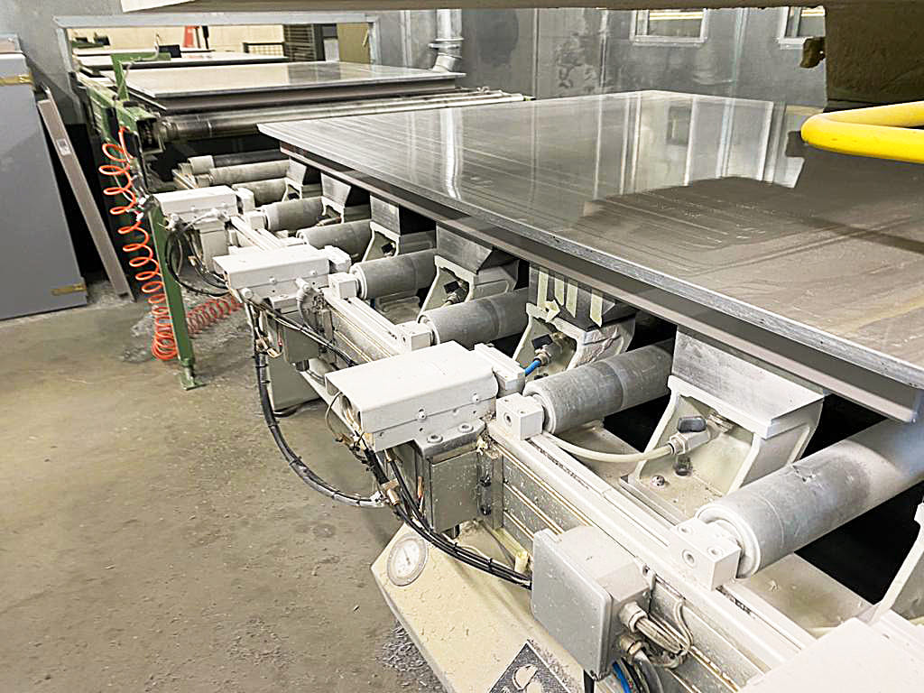 Usado Cms NC KM 36 - Máquina de Fresado CNC - 2010