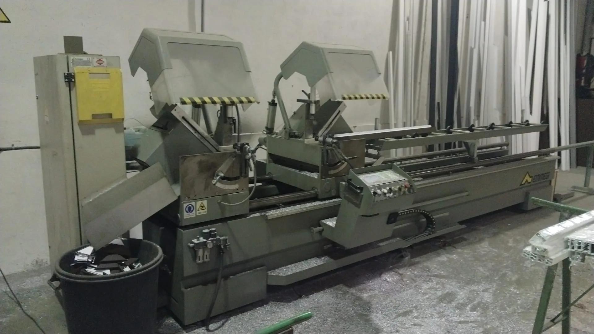 Usado Sierra de Inglete Doble Emmegi Classic Libra 450 TU/4 I