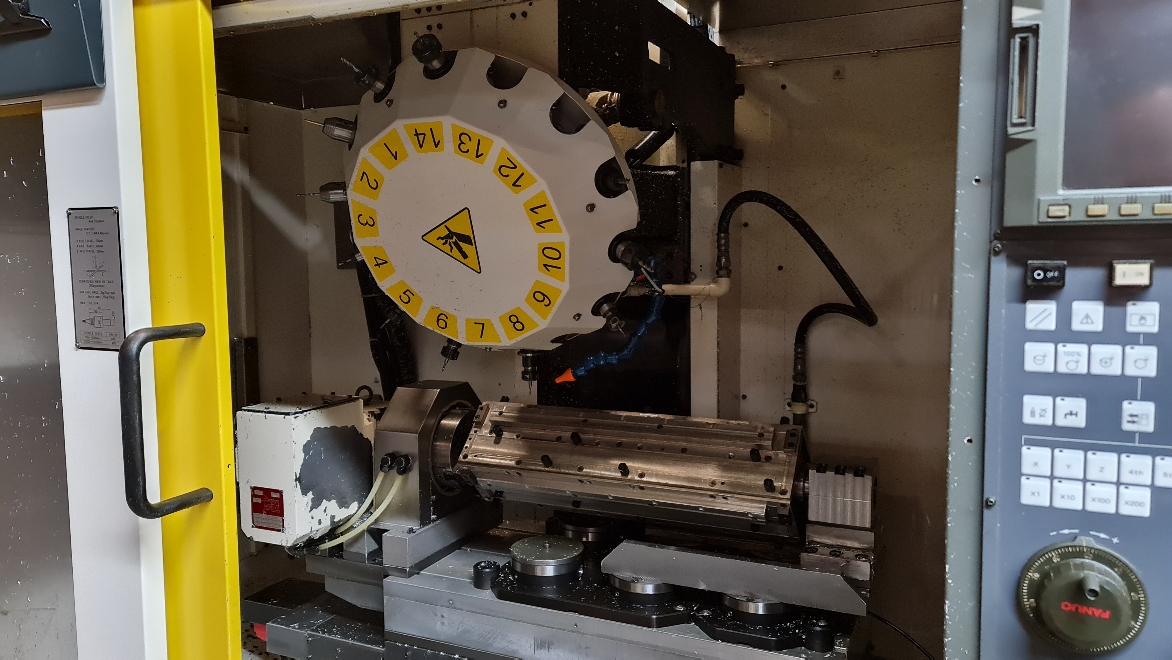 Gebruikt FANUC ROBODRILL  a-T14iB