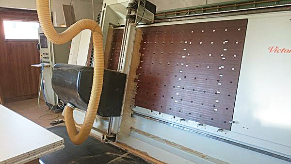 Usado Omnia Tec V300. 125 VICTORIA - Centros de mecanizado vertical CNC - 2001