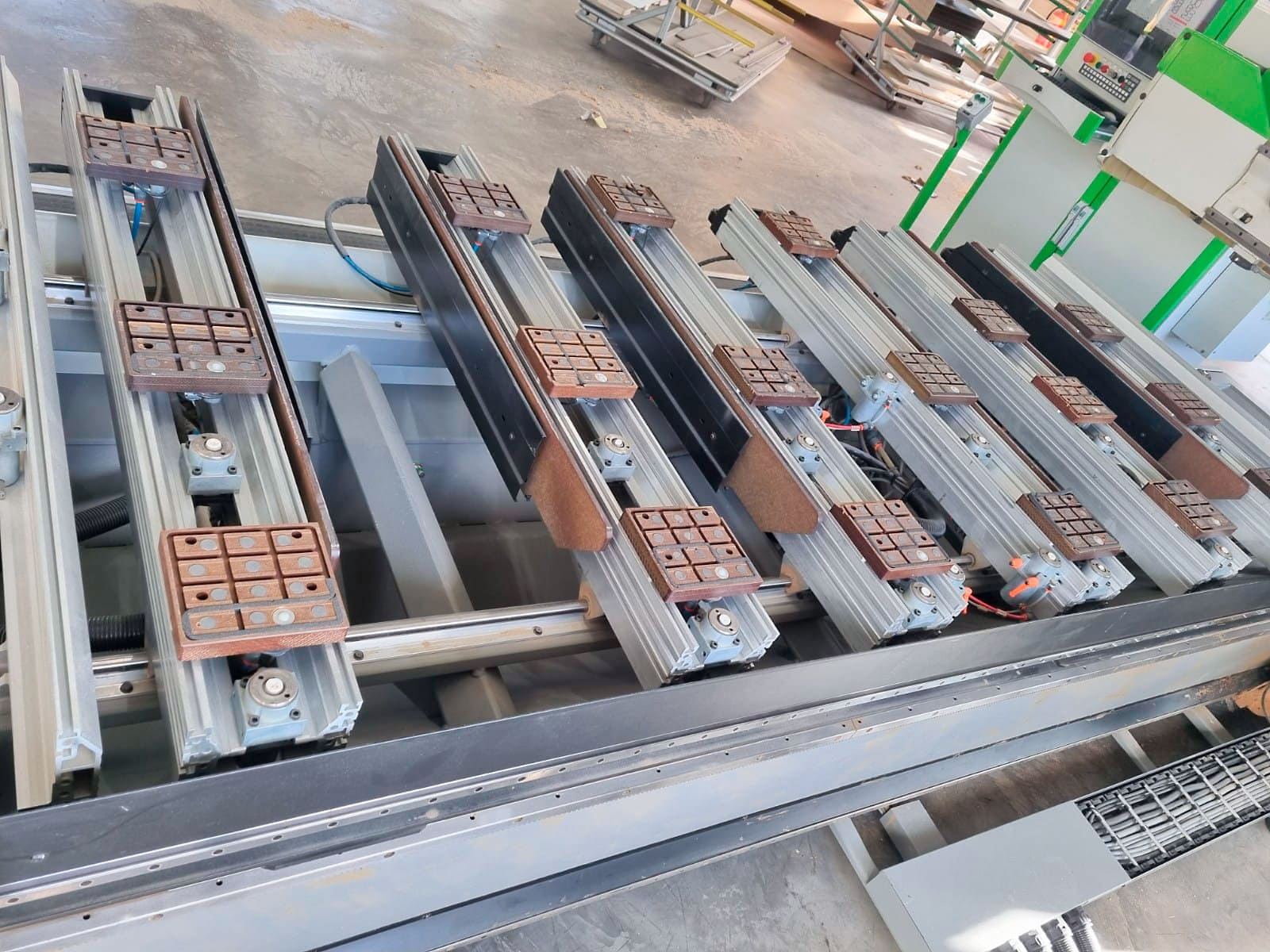 Gebruikt Biesse Rover 24 - CNC-bewerkingscentra - 2001