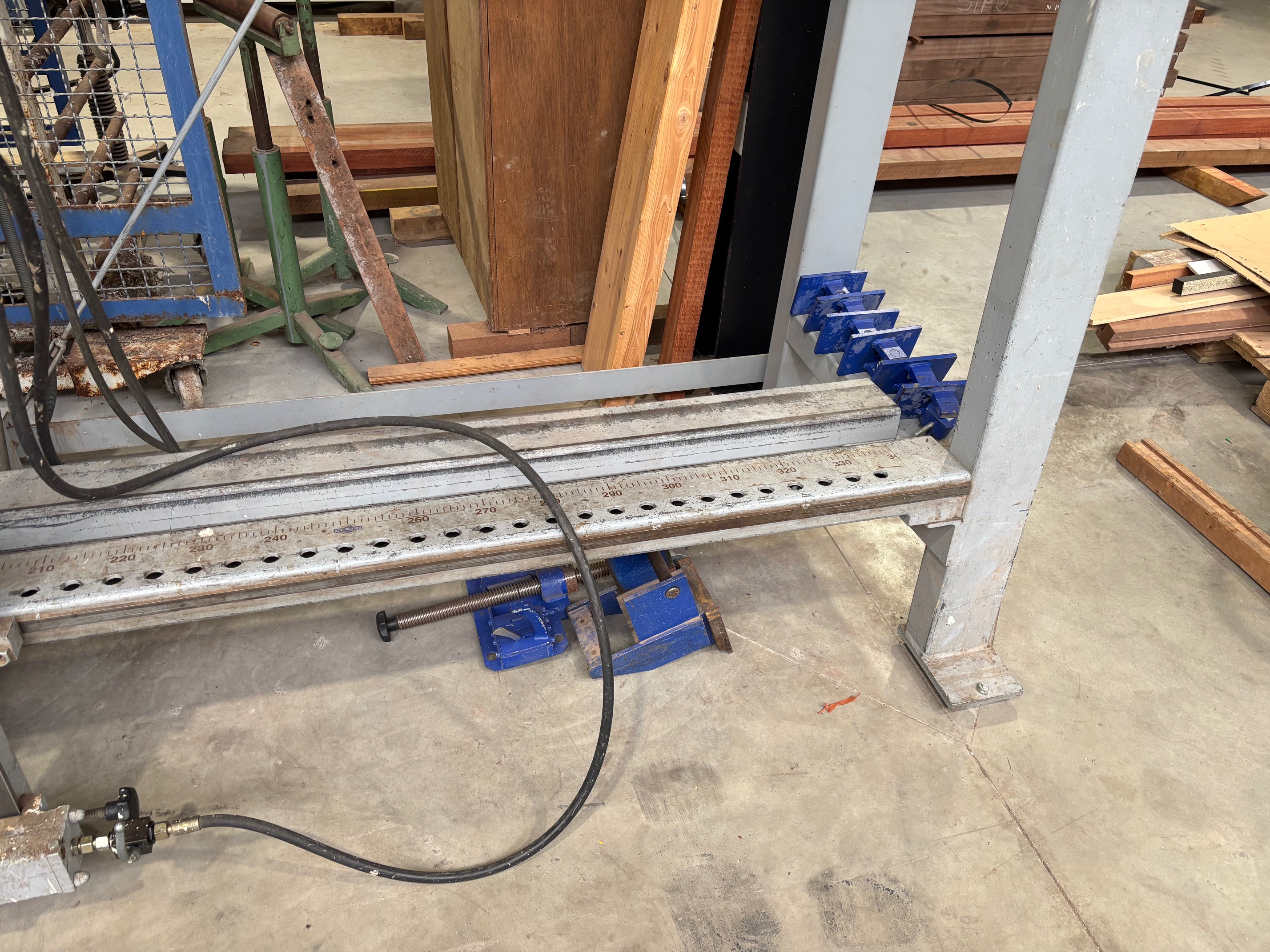 Used Polzer HKRE 60/325 I Frame press I 2000