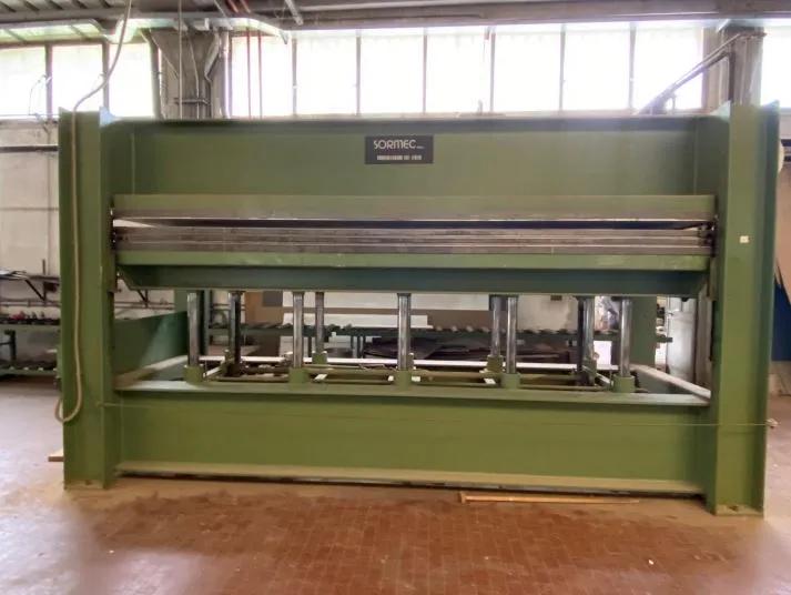 Gebruikt Complete Furniture Line I Productiefabriek