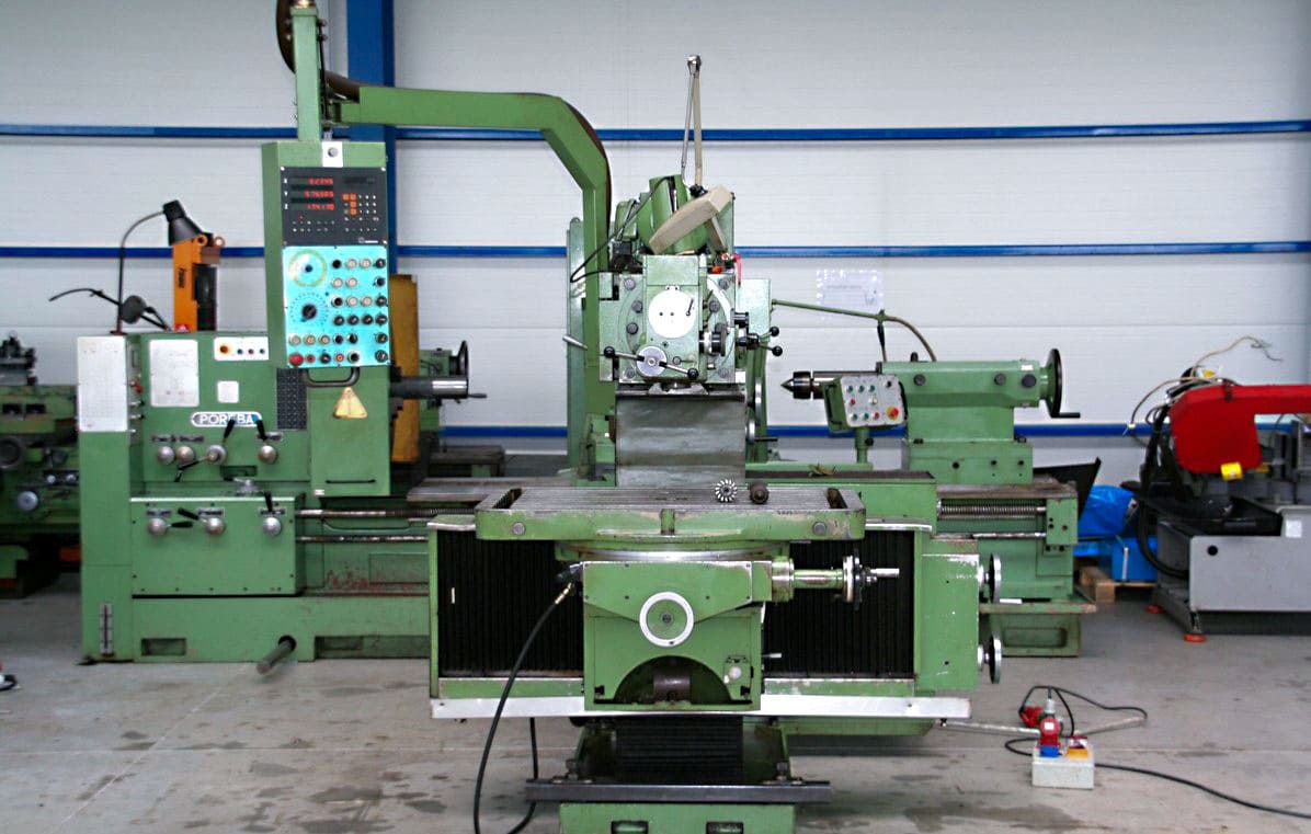 Gebruikt Maho 800 P - CNC Frezen - 1990