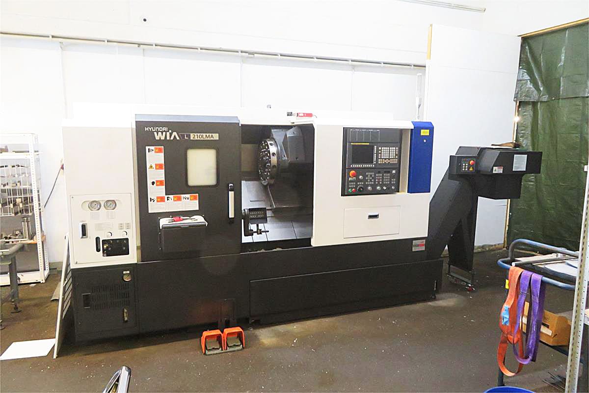Usado Hyundai WIA L 210 LMA - Torno CNC - 2018