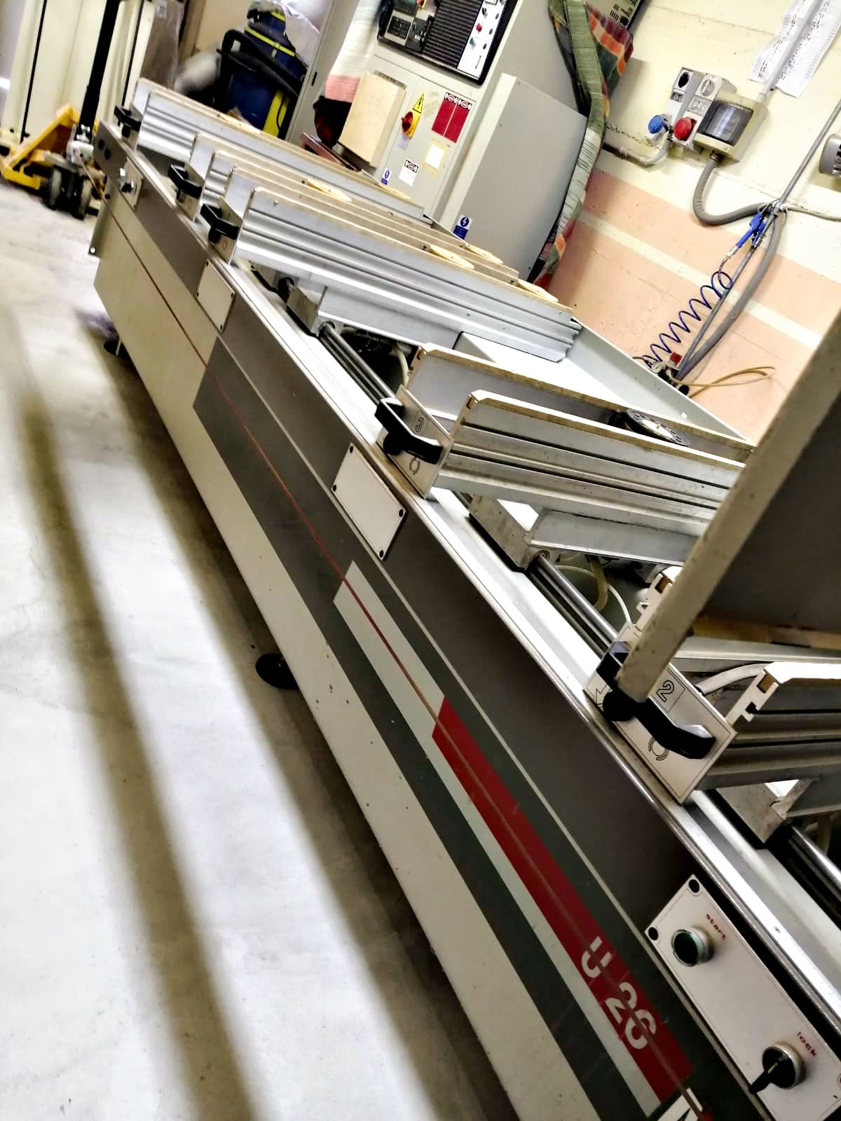 Usado Morbidelli U26 - Centro de mecanizado CNC - 1992